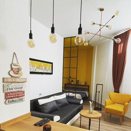 Ora-Prn, Studio Apartment In The City Centre Pristina Exteriör bild