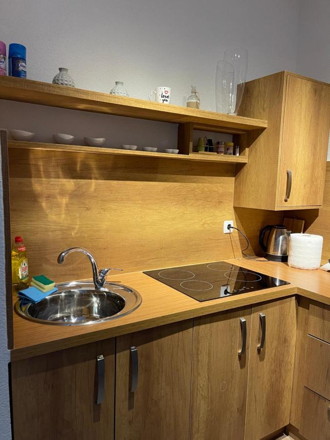 Ora-Prn, Studio Apartment In The City Centre Pristina Exteriör bild